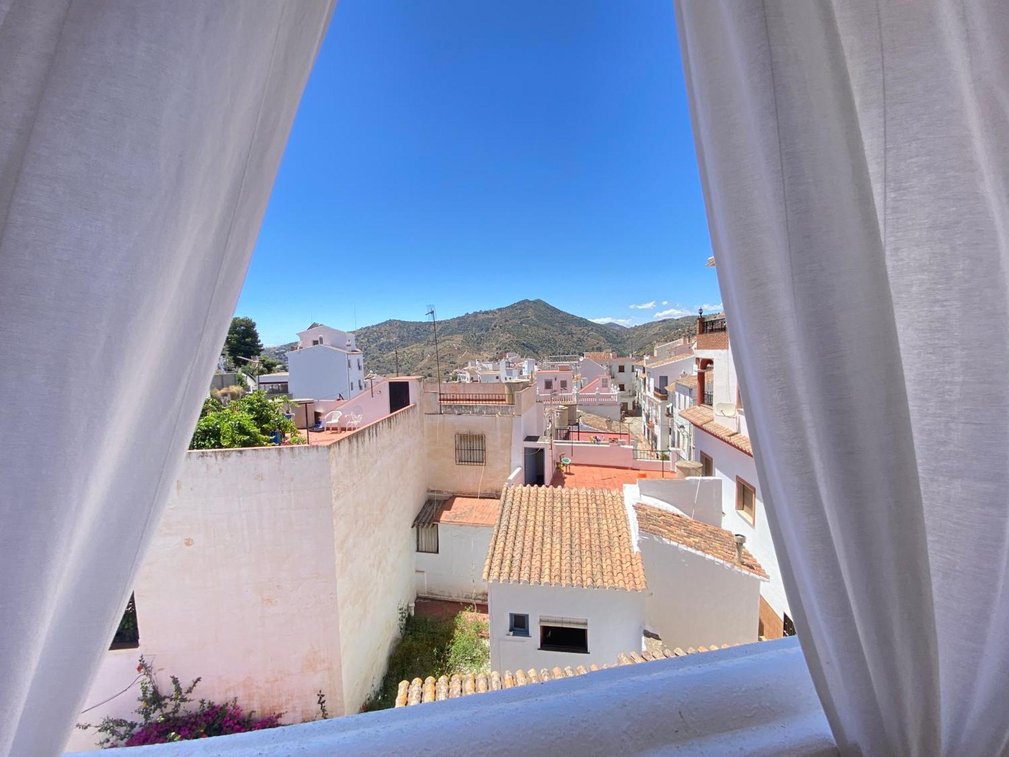Casa Miguel - 3 Beautiful Apartments Availabe Sayalonga Eksteriør bilde