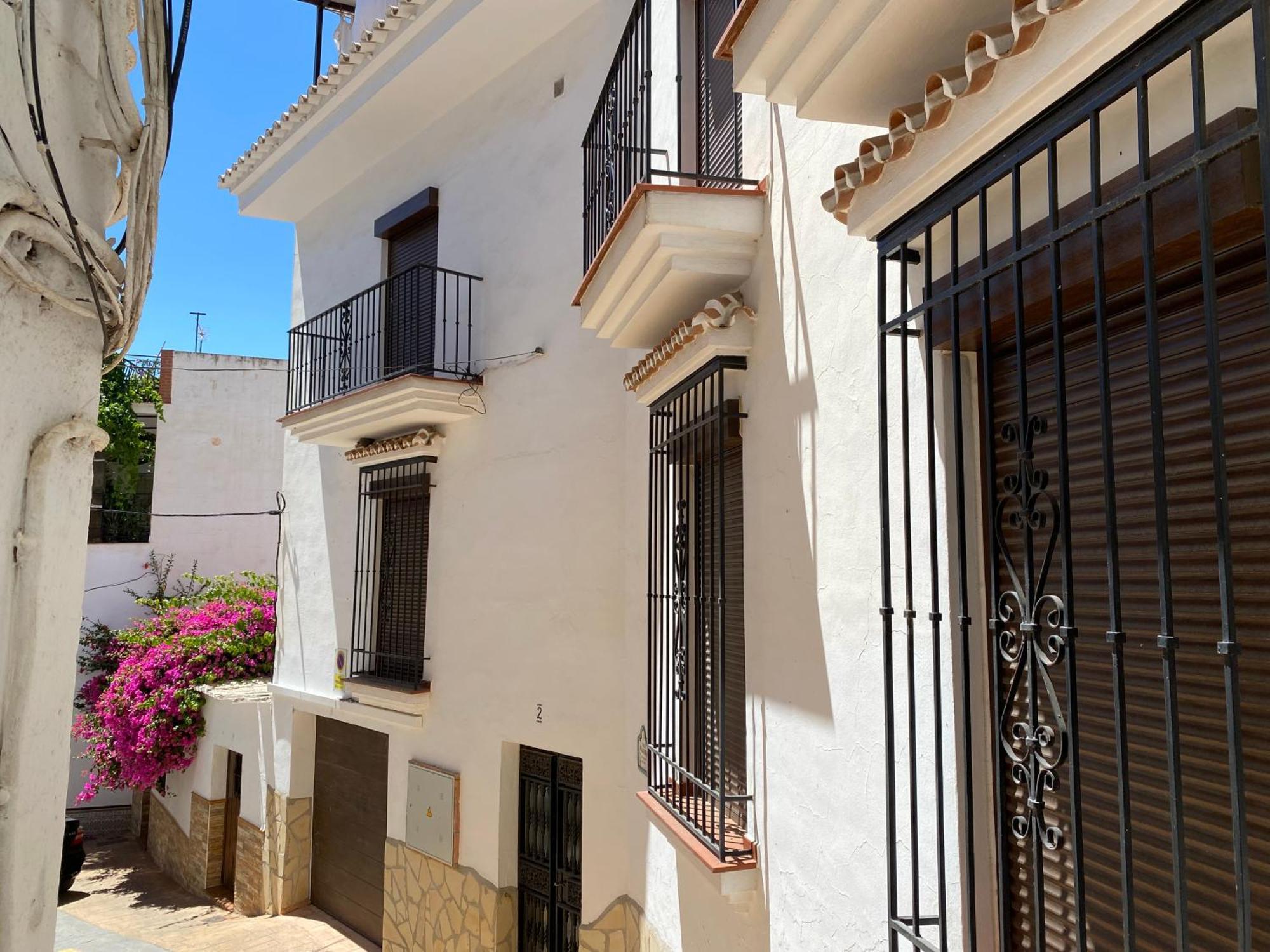 Casa Miguel - 3 Beautiful Apartments Availabe Sayalonga Eksteriør bilde
